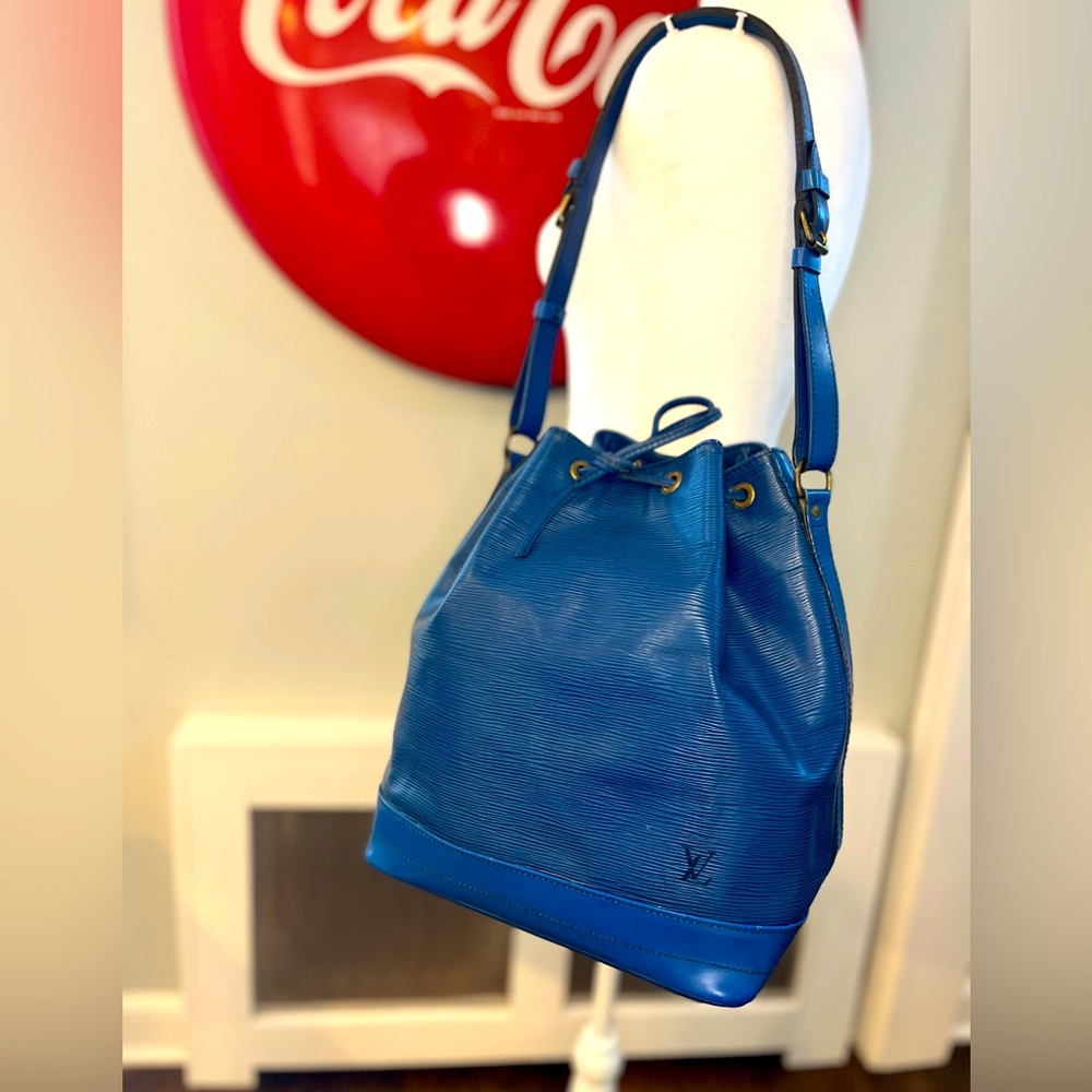 Louis Vuitton Auth Blue Epi Noe GM Leather Drawstring Shoulder Bag VTG ‘81, EUC